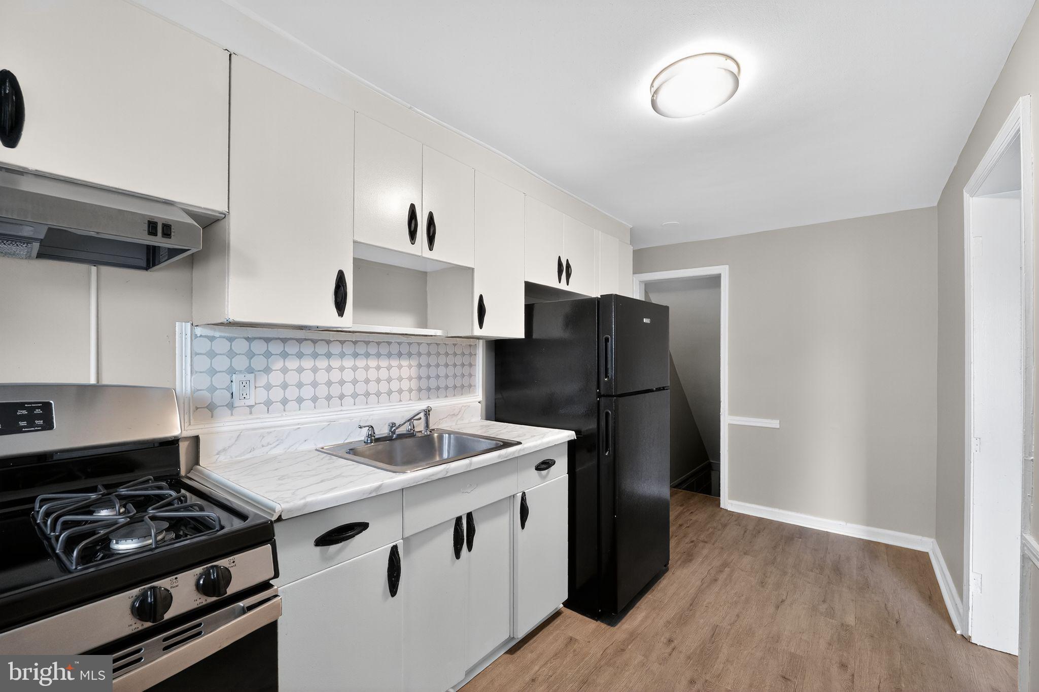 3658 Greenvale Road Baltimore, MD 21229 - Photo 14 of 30