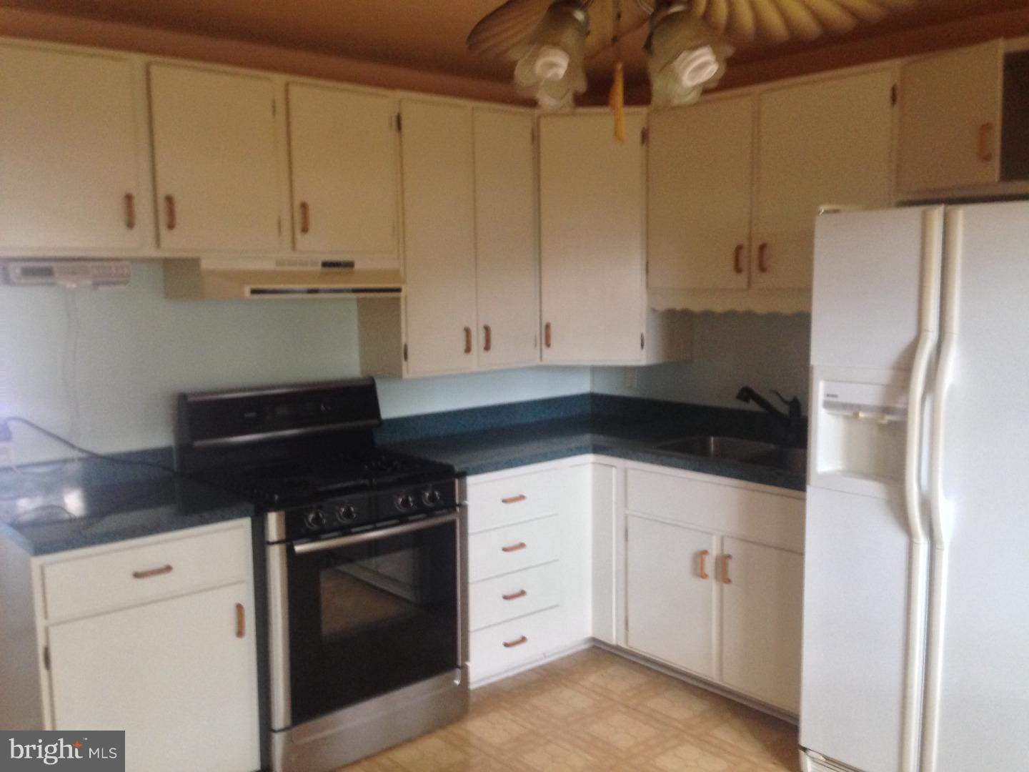 23 Congress Road Pine Hill, NJ 08021 - Photo 4 of 11