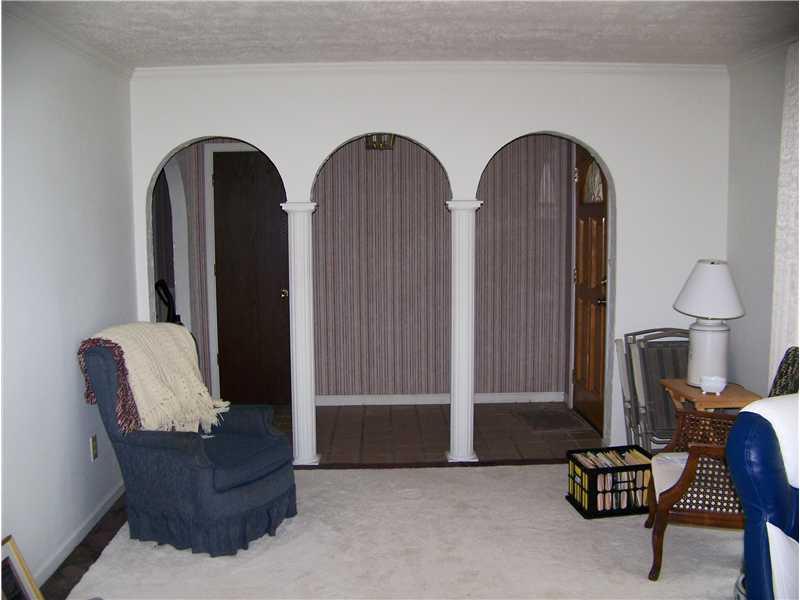 2140 Brewster Road Indianapolis, IN 46260 - Photo 14 of 24 Gallery Image 14
