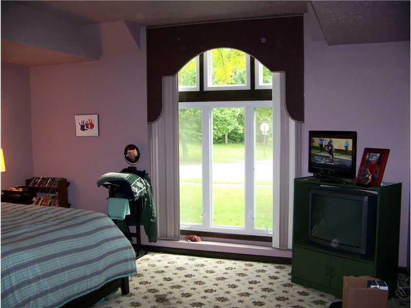 2140 Brewster Road Indianapolis, IN 46260 - Photo 16 of 24 Gallery Image 16