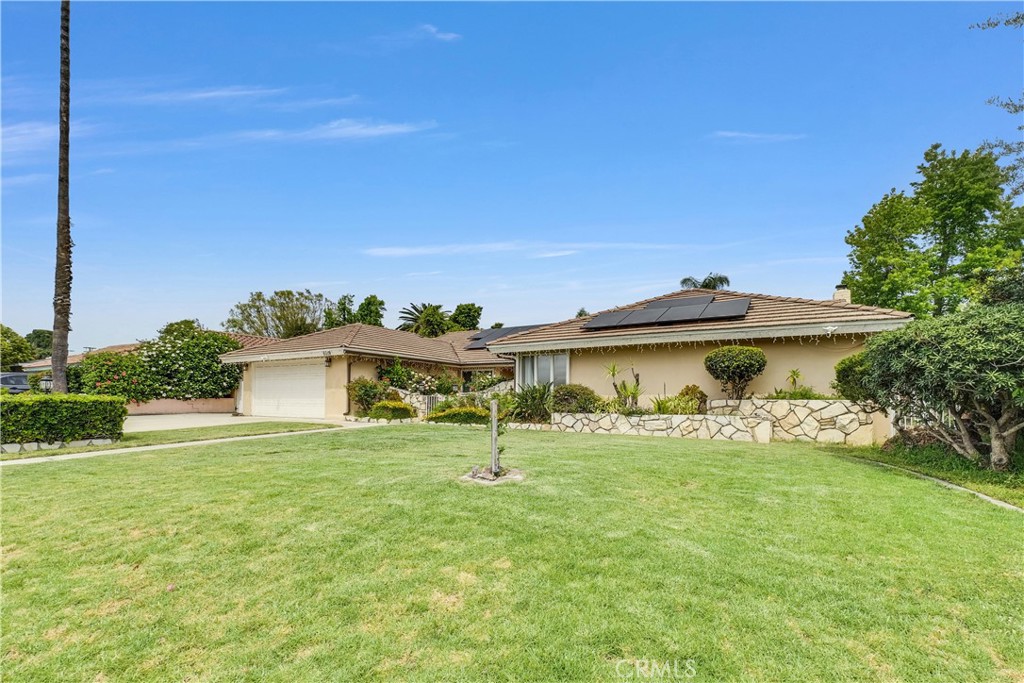 6019 Magnolia Avenue Rialto, CA 92377 - Photo 3 of 42