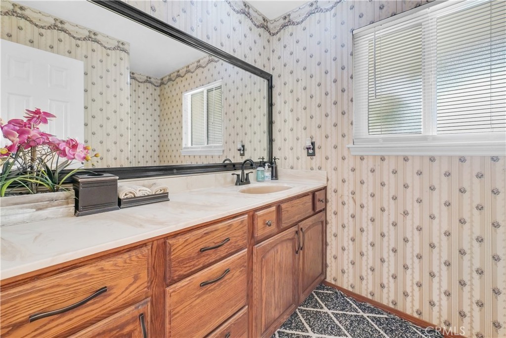 6019 Magnolia Avenue Rialto, CA 92377 - Photo 7 of 42