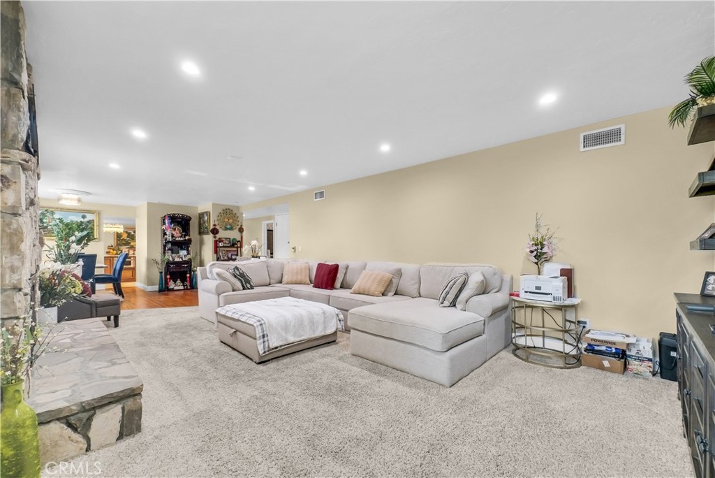 6019 Magnolia Avenue Rialto, CA 92377 - Photo 9 of 42