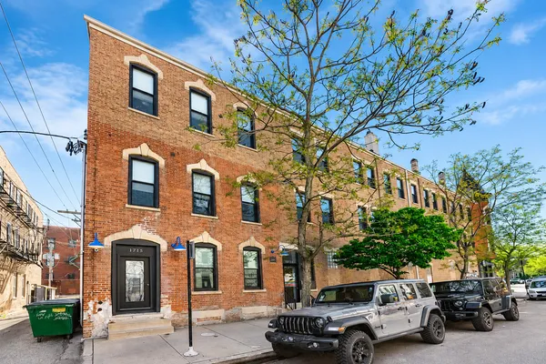 $1,325 | 1717 South Carpenter Street, Unit 2, Chicago, IL 60608