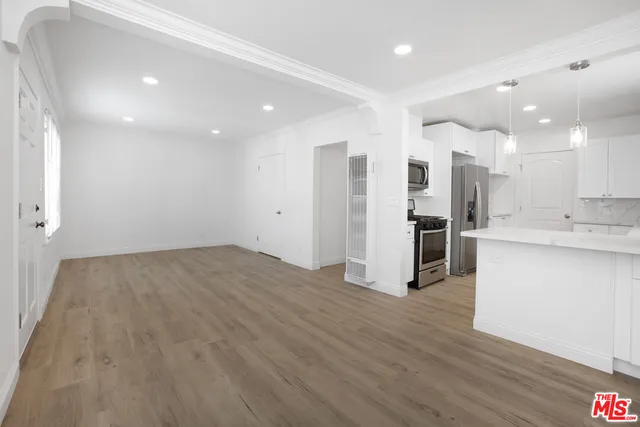 $3,400 | 5402 Monroe Street, Los Angeles, CA 90038