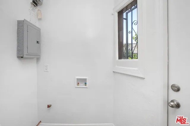$3,400 | 5402 Monroe Street, Los Angeles, CA 90038