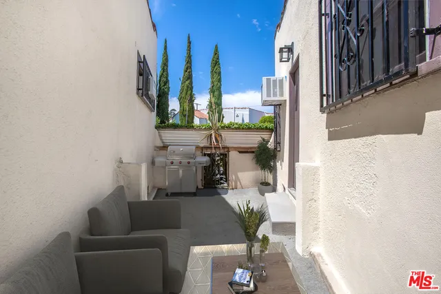 $3,400 | 5402 Monroe Street, Los Angeles, CA 90038