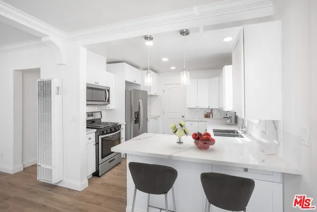 $3,400 | 5402 Monroe Street, Los Angeles, CA 90038