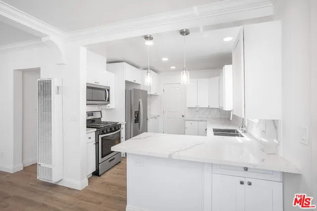 $3,400 | 5402 Monroe Street, Los Angeles, CA 90038