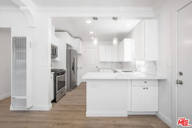 $3,400 | 5402 Monroe Street, Los Angeles, CA 90038