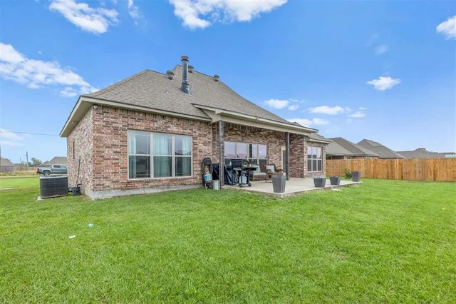 $316,500 | 18813 Cade Street, Iowa, LA 70647