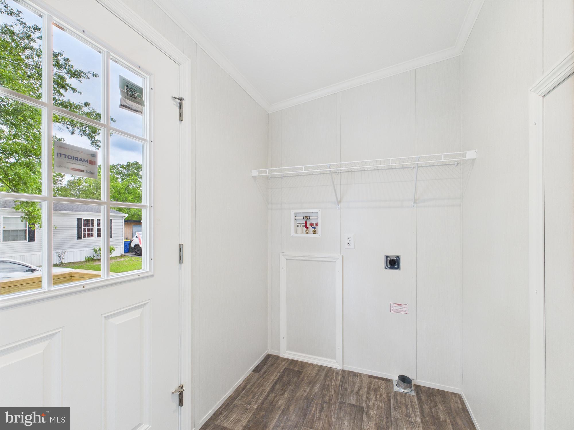 140 Pawnee Avenue Dover, PA 17315 - Photo 16 of 31 a view of small space with wooden floor and a window