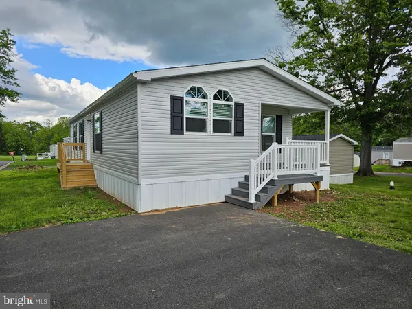 $141,900 | 140 Pawnee Avenue, Dover, PA 17315