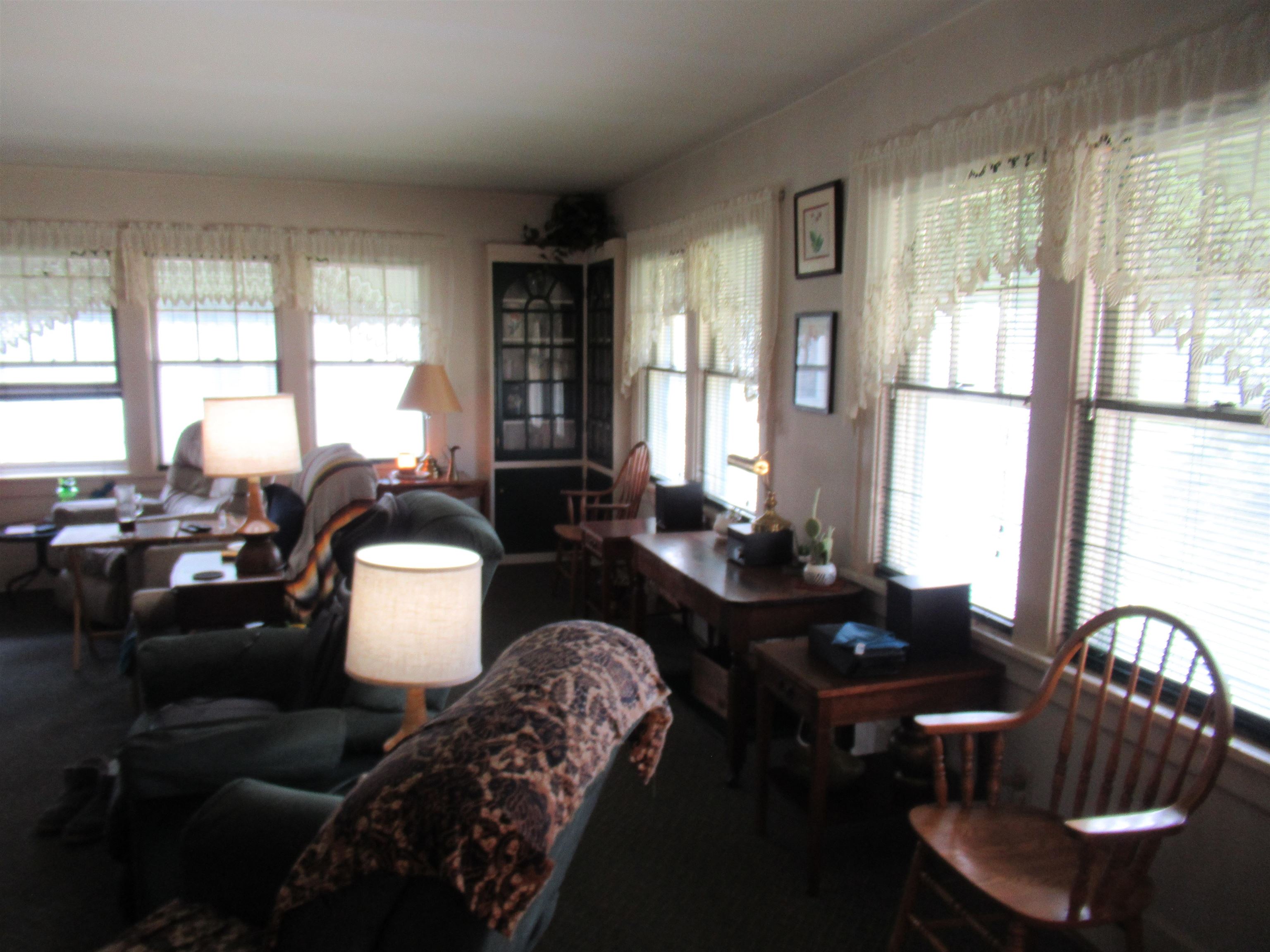 326 North McKinley Road Flushing, MI 48433 - Photo 6 of 41 50147452-d98c8479-da10-4b6e-83da-104d2d8c569a.JPG