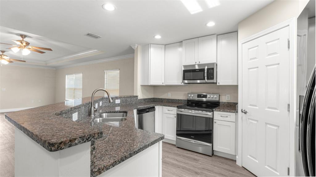 25093 Southwest 11th Court Newberry, FL 32669 - Photo 3 of 12