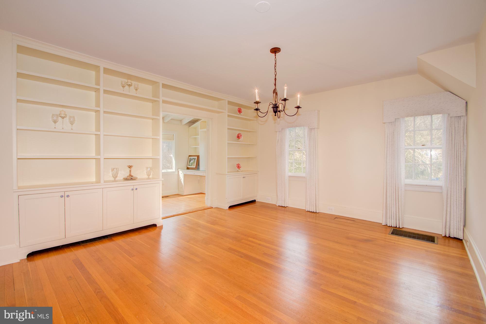 17825 Pond Road Ashton, MD 20861 - Photo 11 of 32 Beautiful dining room with display shelves