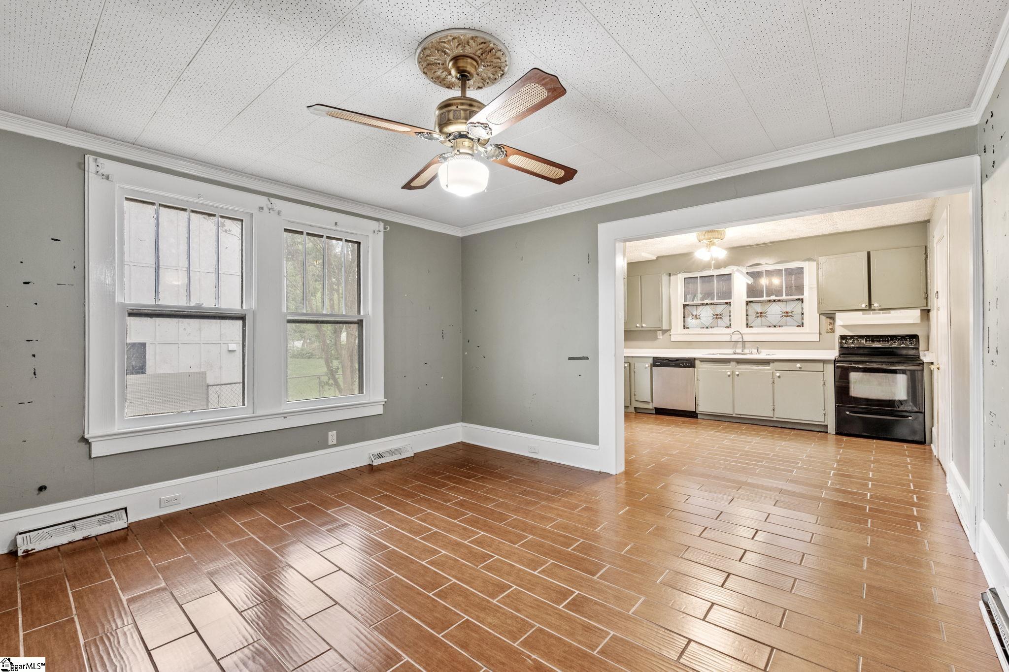 303 Front Street Easley, SC 29640 - Photo 14 of 28