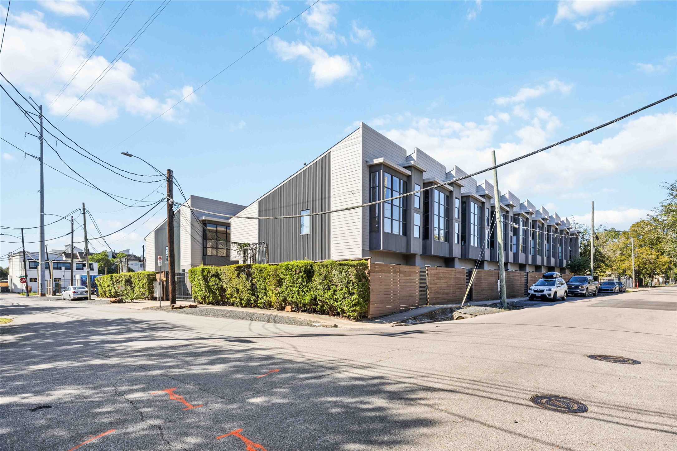 1023 Bonner Street, Unit 1023 Houston, TX 77007 - Photo 24 of 24 Small enclave of homes in a very convenient location. Guest parking available around community.