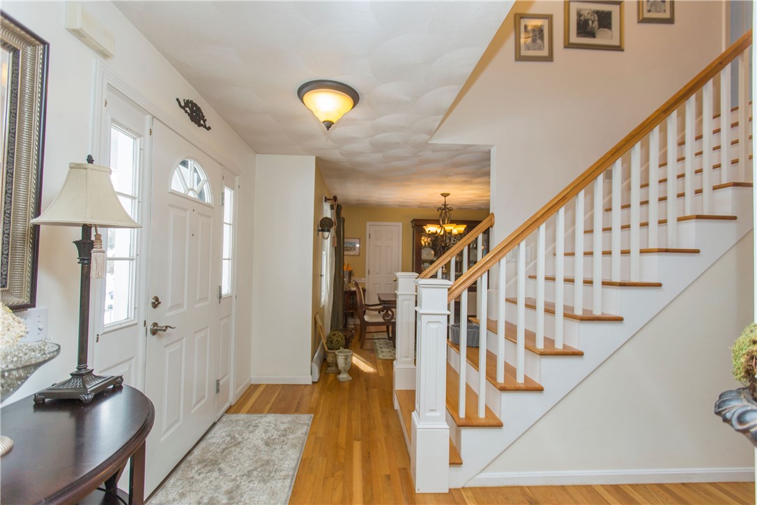 32 Fox Ridge Drive Cranston, RI 02921 - Photo 4 of 30 Gallery Image 4