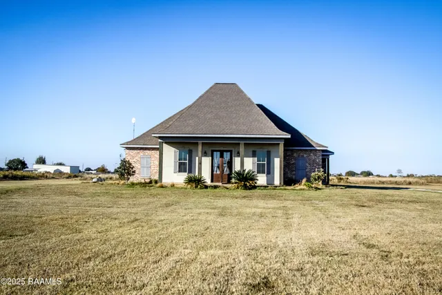$395,000 | 2141 McGee Road, Ville Platte, LA 70586