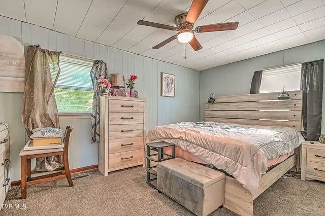 $239,900 | 16153 Baytree Road, Bristol, VA 24202