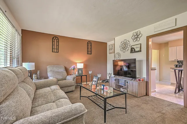 $239,900 | 16153 Baytree Road, Bristol, VA 24202