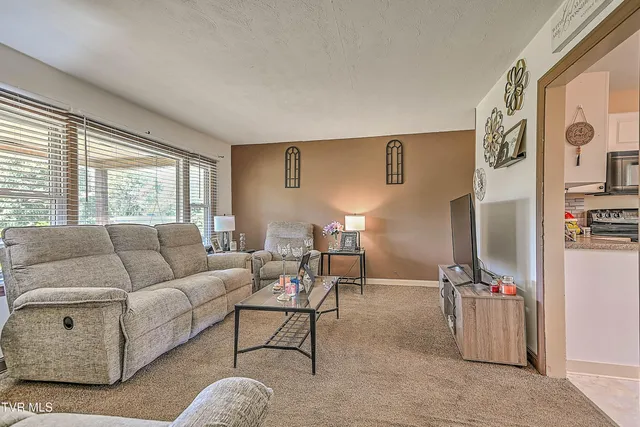 $239,900 | 16153 Baytree Road, Bristol, VA 24202