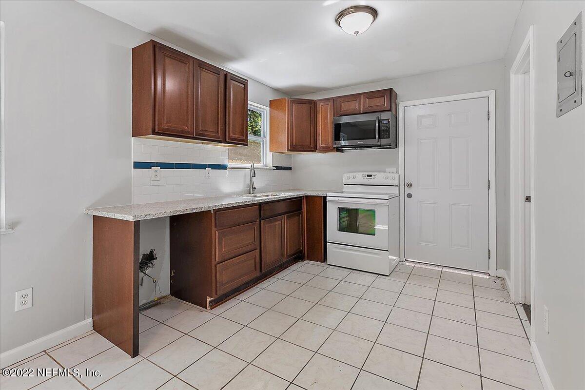 5145 Buckhead Road Middleburg, FL 32068 - Photo 11 of 15 11-2nd Kitchen