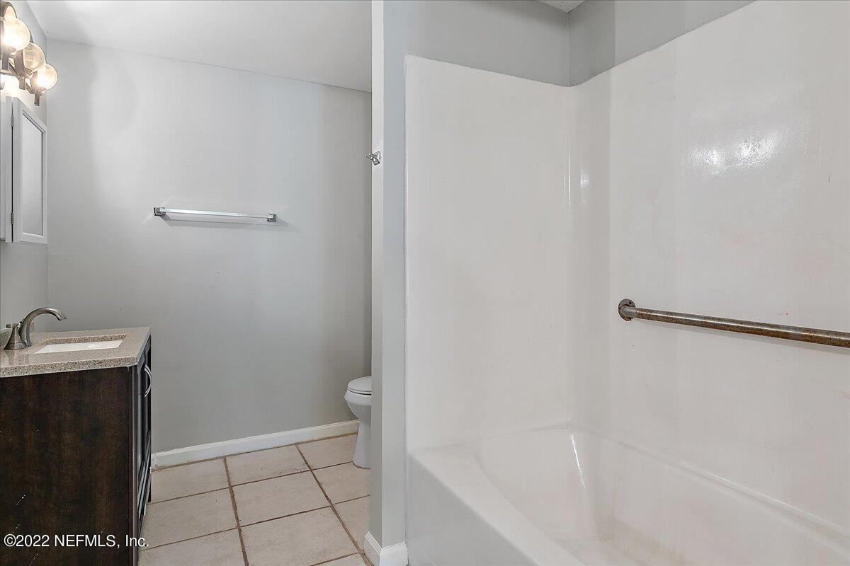 5145 Buckhead Road Middleburg, FL 32068 - Photo 9 of 15 09-Bathroom