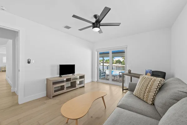 $1,585,000 | 751 Southeast 7th Avenue, Pompano Beach, FL 33060
