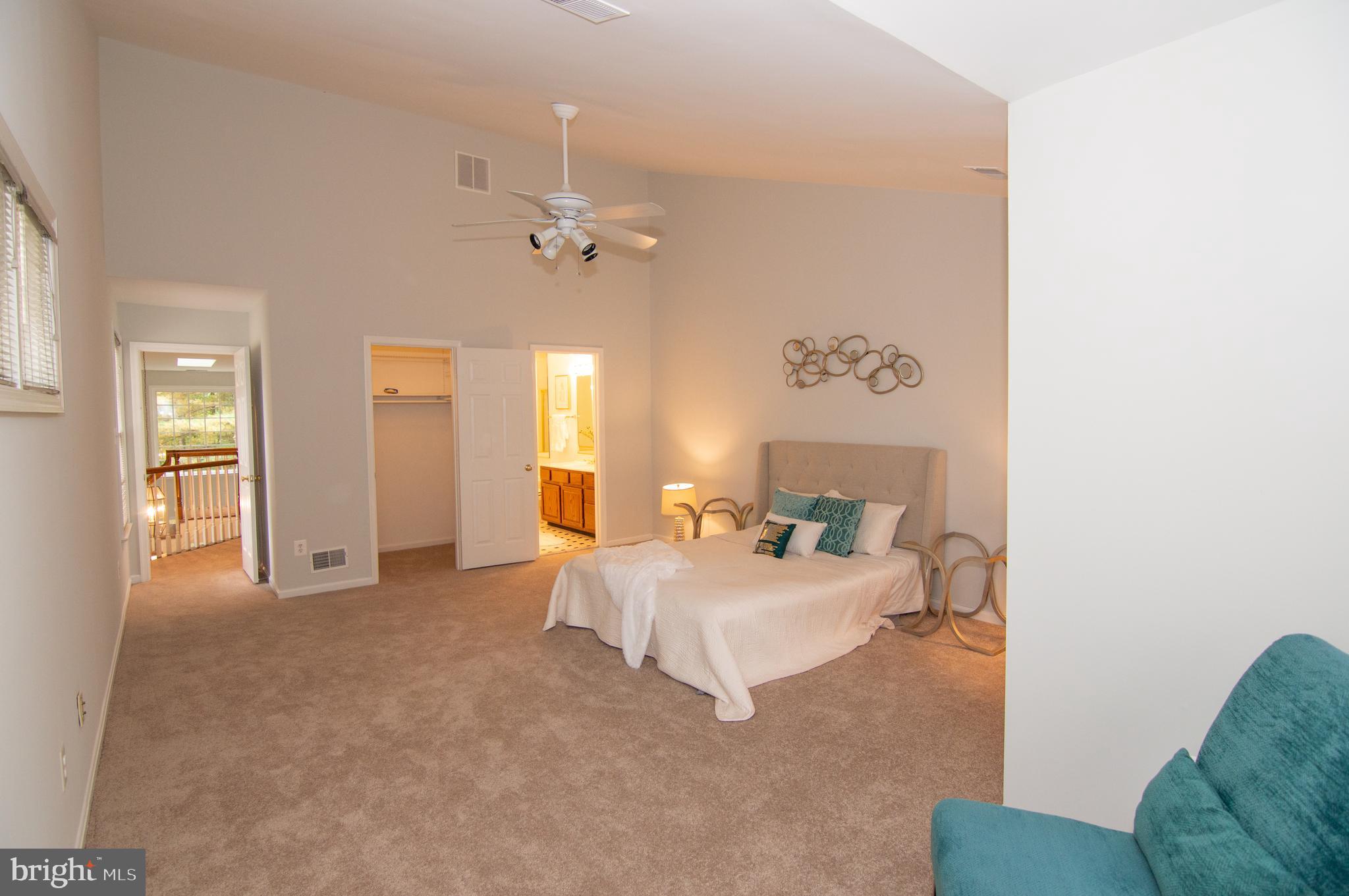 11415 Hollow Timber Way Reston, VA 20194 - Photo 28 of 50 Upper Level Primary Bedroom
