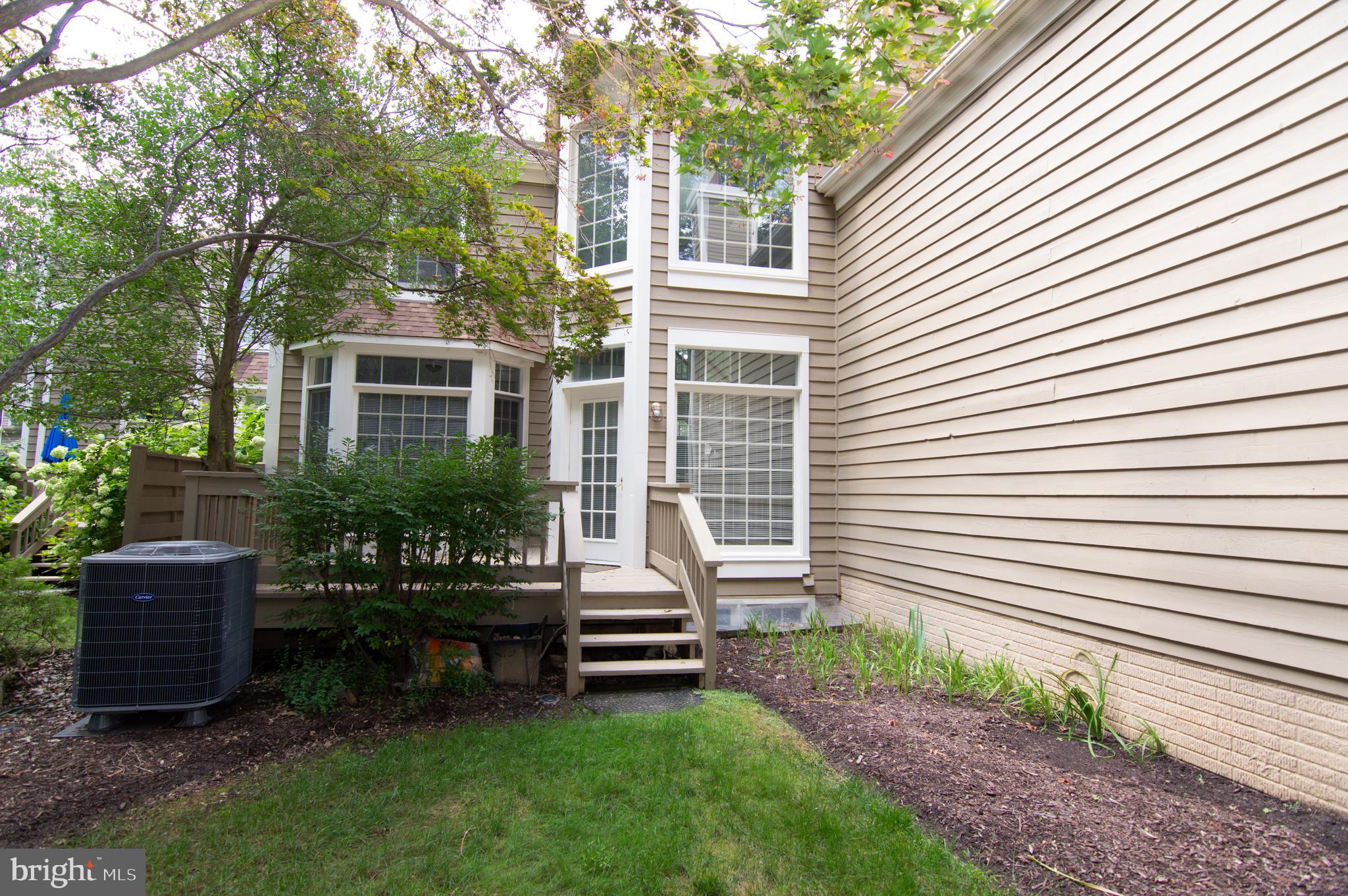 11415 Hollow Timber Way Reston, VA 20194 - Photo 5 of 50 Rear Exterior