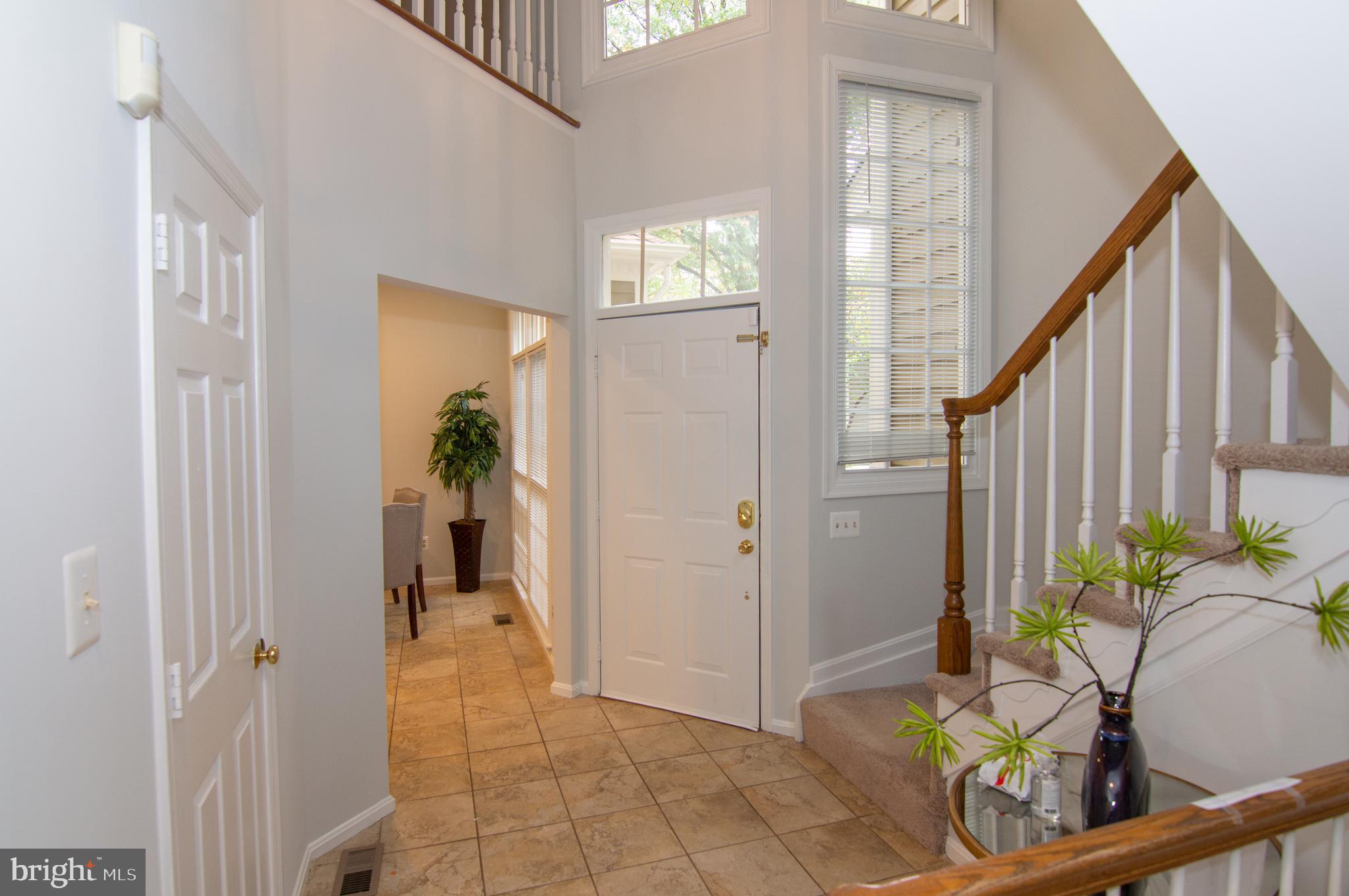 11415 Hollow Timber Way Reston, VA 20194 - Photo 7 of 50 Foyer