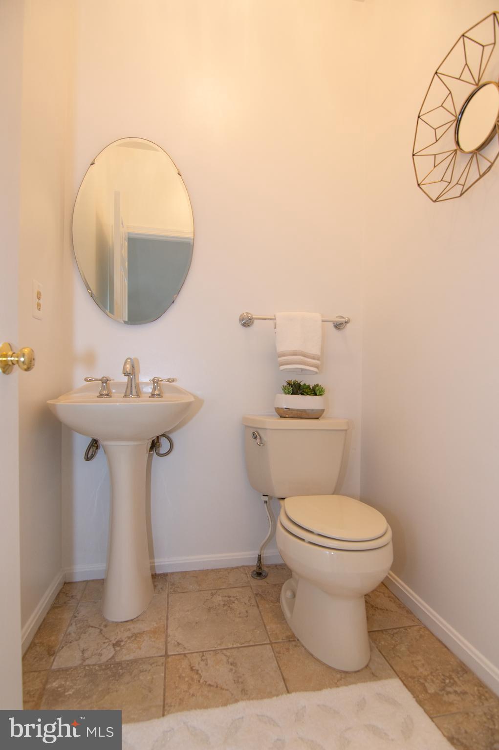 11415 Hollow Timber Way Reston, VA 20194 - Photo 9 of 50 Main Level Half Bath