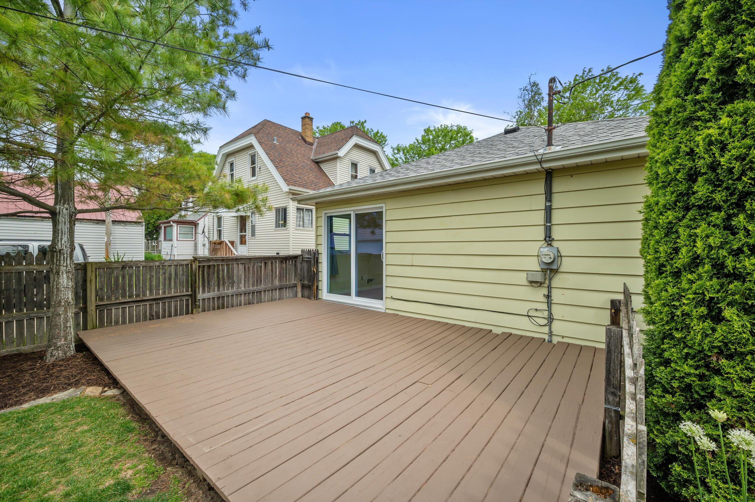 12723 West Colfax Place Butler, WI 53007 - Photo 27 of 35 Back Deck
