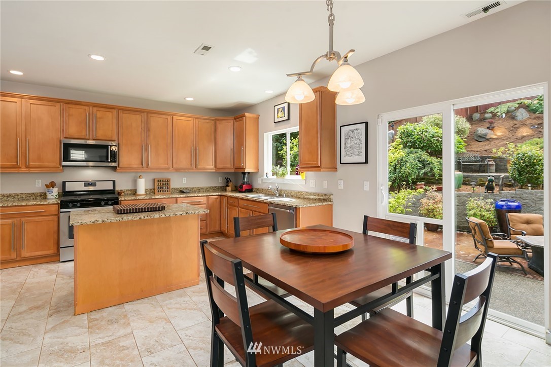 2804 232nd Street Southeast Bothell, WA 98021 - Photo 6 of 21