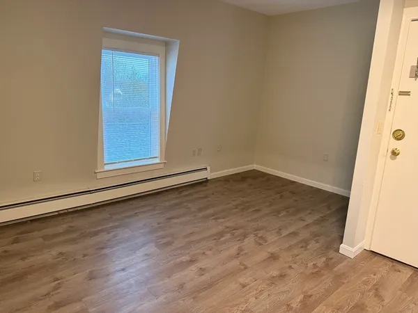 $1,800 | 106-108 Union Street, Unit 3, Mansfield, MA 02048