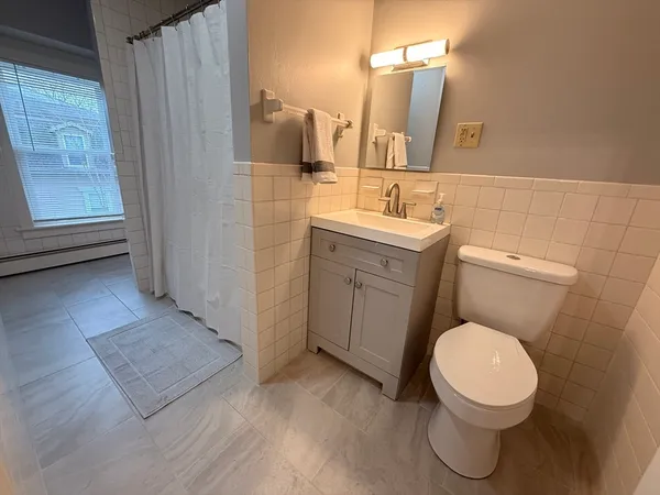 $1,800 | 106-108 Union Street, Unit 3, Mansfield, MA 02048