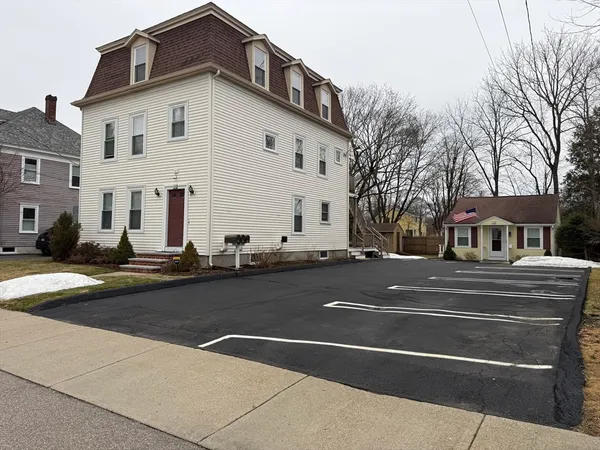 $1,800 | 106-108 Union Street, Unit 3, Mansfield, MA 02048
