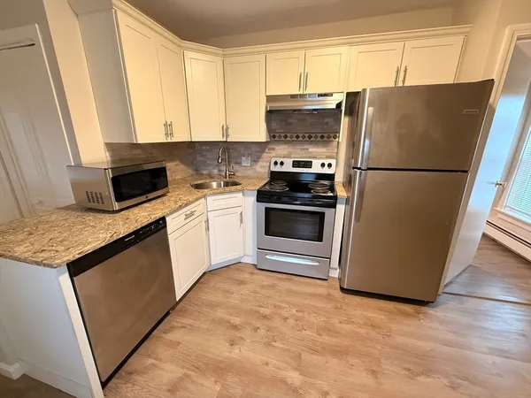 $1,800 | 106-108 Union Street, Unit 3, Mansfield, MA 02048