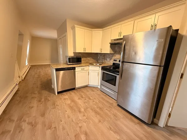 $1,800 | 106-108 Union Street, Unit 3, Mansfield, MA 02048