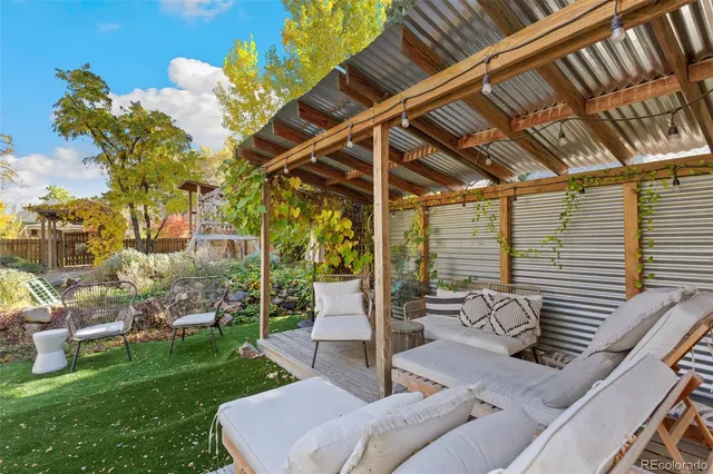 a view of outdoor space yard and patio