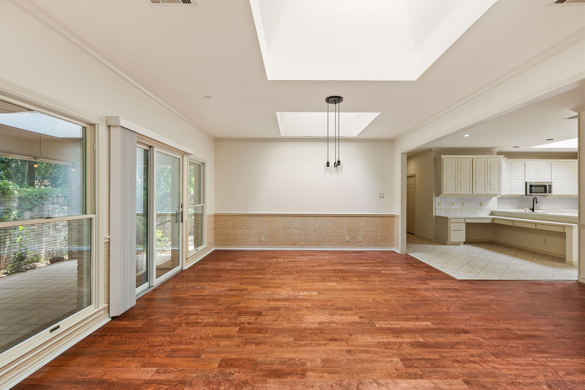 2834 Montebello Road, Unit B11 Austin, TX 78746 - Photo 11 of 39