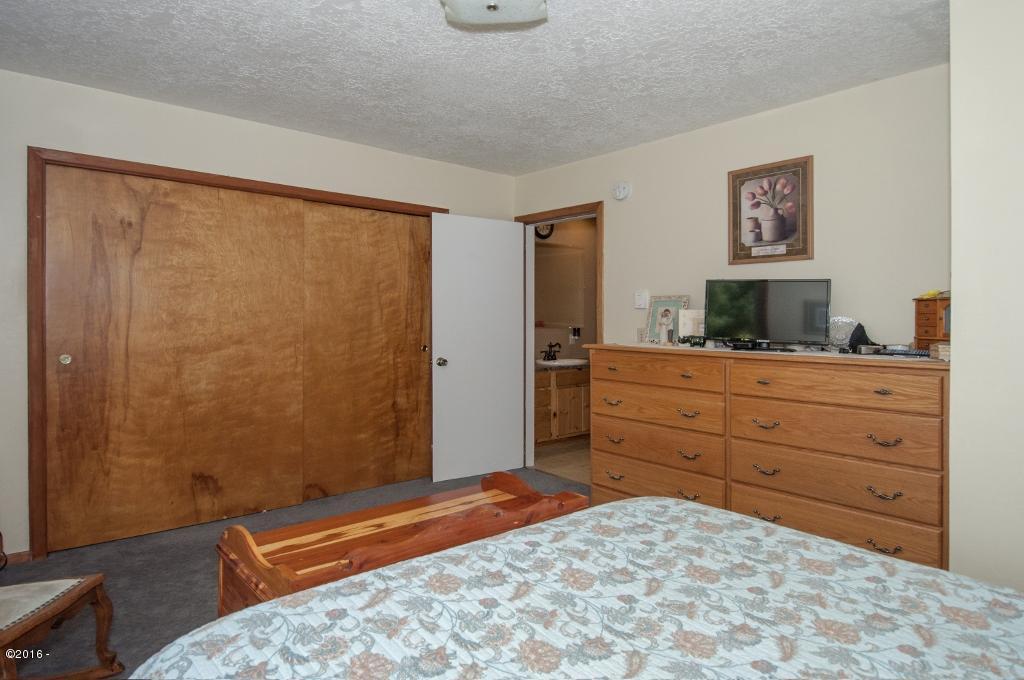 316 Old River Road Northeast Siletz, OR 97380 - Photo 17 of 37 Master Bedroom - View 3 (1024x680)