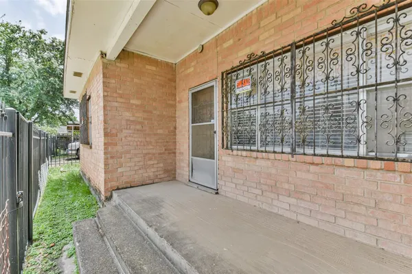 $398,000 | 7846 Dayton Street, Houston, TX 77012