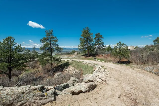 $2,700,000 | 910 Equinox Drive, Castle Rock, CO 80108