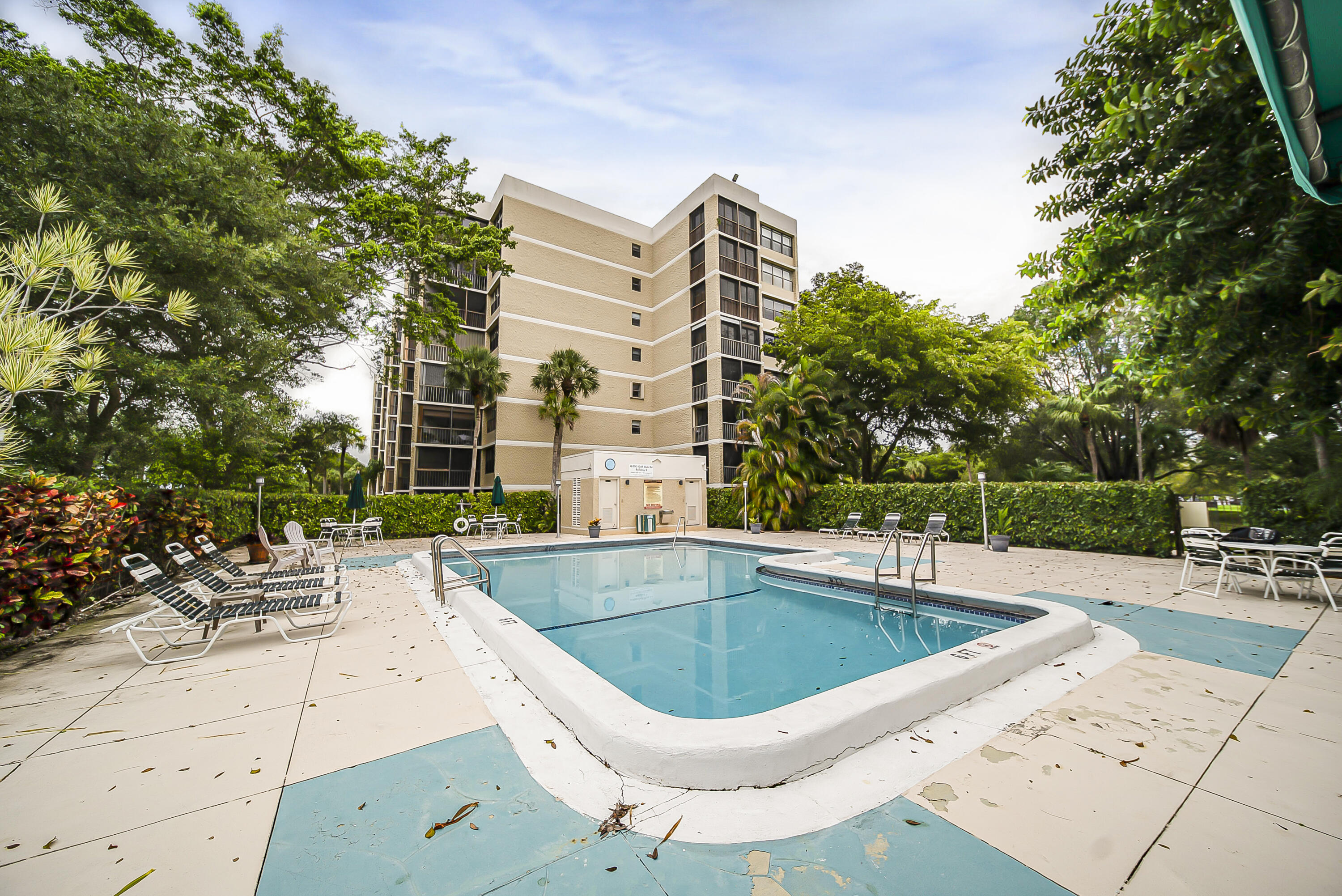 16300 Golf Club Road, Unit 114 Weston, FL 33326 - Photo 25 of 25 Pool