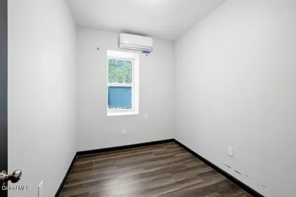 $1,595 | 1368 Central Avenue, Unit 3, Colonie, NY 12205