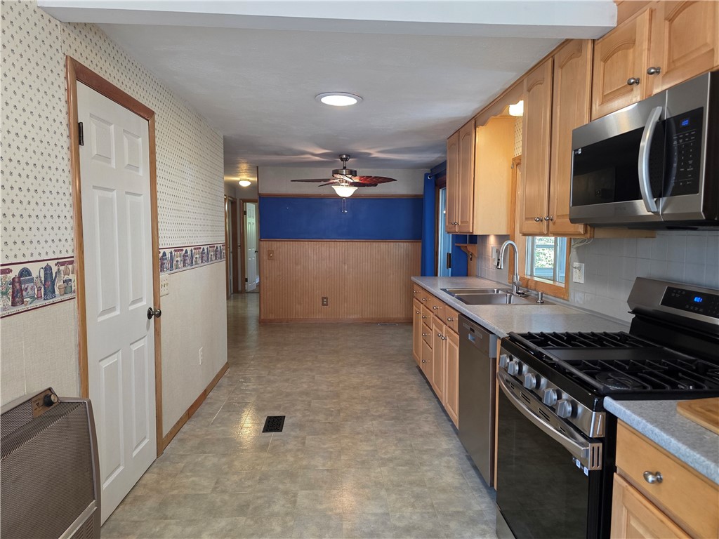 1 Hopkins Court Coventry, RI 02816 - Photo 11 of 38
