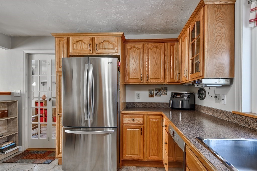 30 Pilgrim Road Natick, MA 01760 - Photo 3 of 22 Gallery Image 3